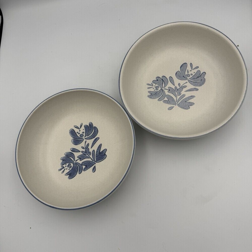 Pfaltzgraff Yorktowne Stoneware  8.5"  Pasta/Vegetable Bowls  Set of 2